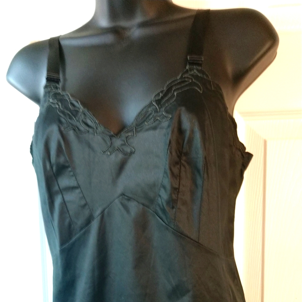 🛞Vintage Movie Star Slip Black 1950's Scallop Hem  Size 32 Short